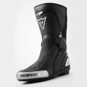 chaussures dainese moto