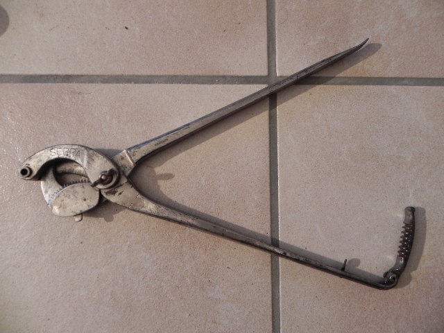 Tord-nez Pour Cheval RUTTERS - Ancien Matériel Vétérinaire - Occasion UK