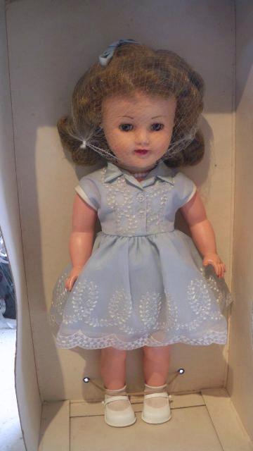POUPEE ANCIENNE RAYNAL 1- YEUX BLEUS DORMEURS Avec Long Cils -année 50 EUR 15,00 - FR