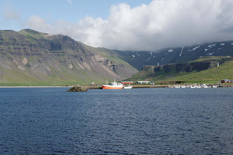 http://img.xooimage.com/files109/7/b/4/grundarfjordur01-46bc68b.jpg