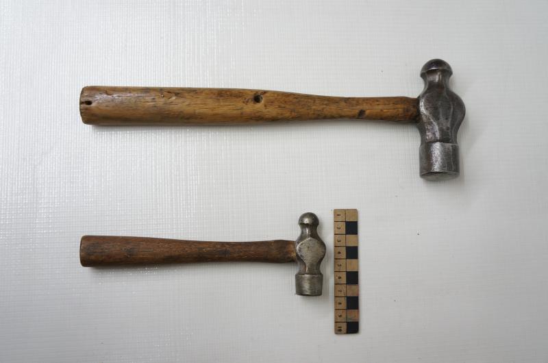 Petit Marteau Ancien – Outil Vintage, état D’usage, Parfait Pour Bricolage Léger Ou Décoration