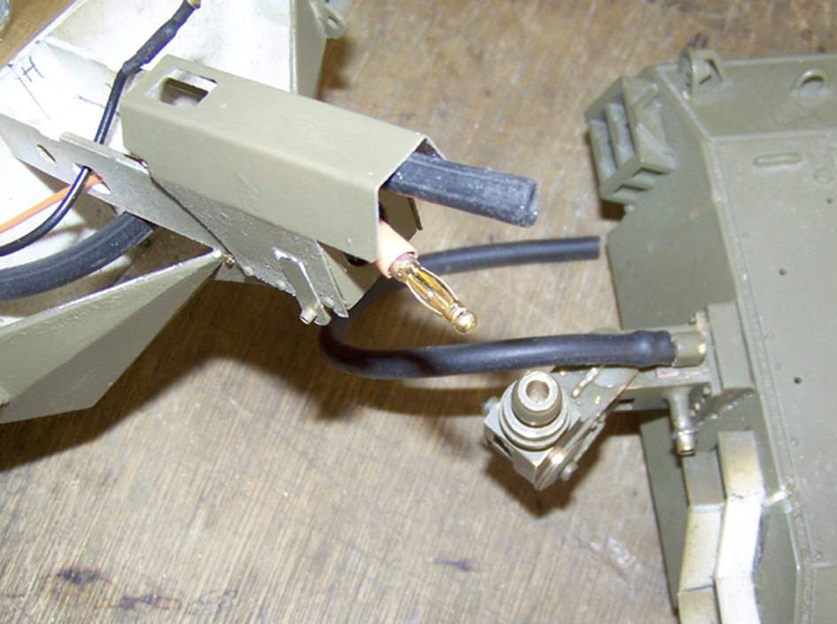 Sherman M4 " Crocodile " 1/16 Heng Long et Scratch 103_3710-4bd37ba