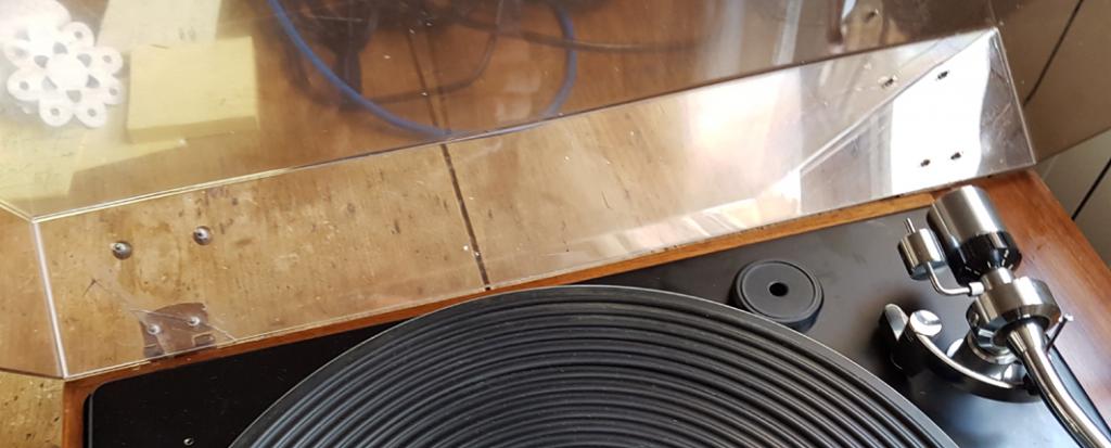 Vous souhaitez refaire votre capot de platine vinyle ?