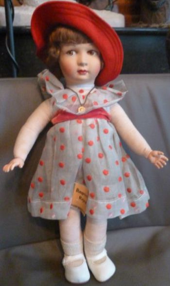 Ancienne poupée en feutrine et tissu type Raynal ou Lenci, 52