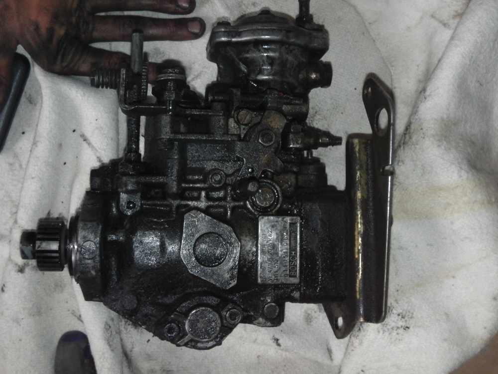 pompe à eau, Citroën HY Diesel, Peugeot 505, J7 et J9 Diesel, pompe non  débrayable pour moteur Indenor XD88 ou XD90