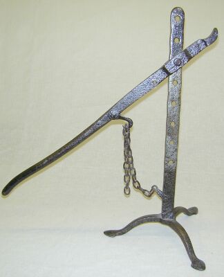 Vieux Cireur à Botte Victorien : L'Outil En Bois Qui Sent Bon Le Souvenir