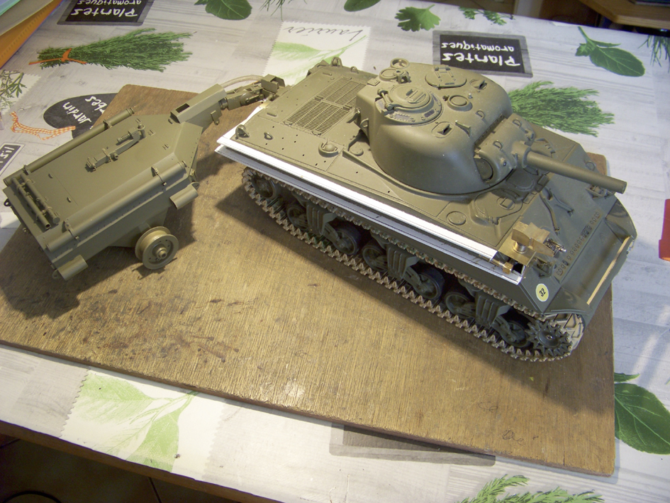 Sherman M4 " Crocodile " 1/16 Heng Long et Scratch 103_3703-4b91e5f