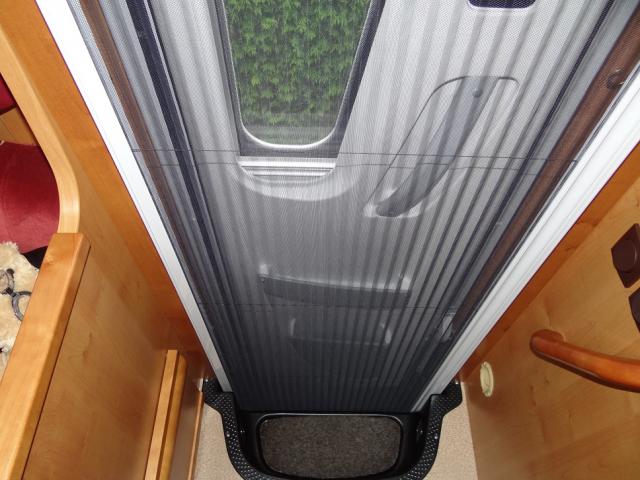 Porte de camping car Fleurette avec moustiquaire - Équipement
