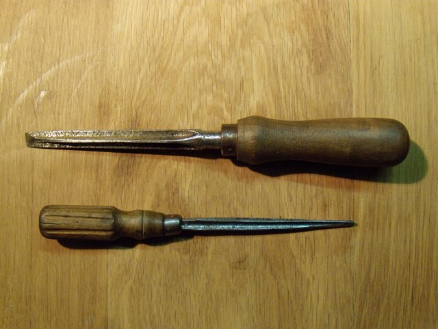 Lot de 4 tournevis anciens - Collection