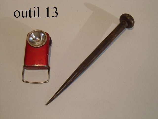 OUTIL ANCIEN Presse A Oeillet De Cordonnier Bourelier.. Marque Rougier