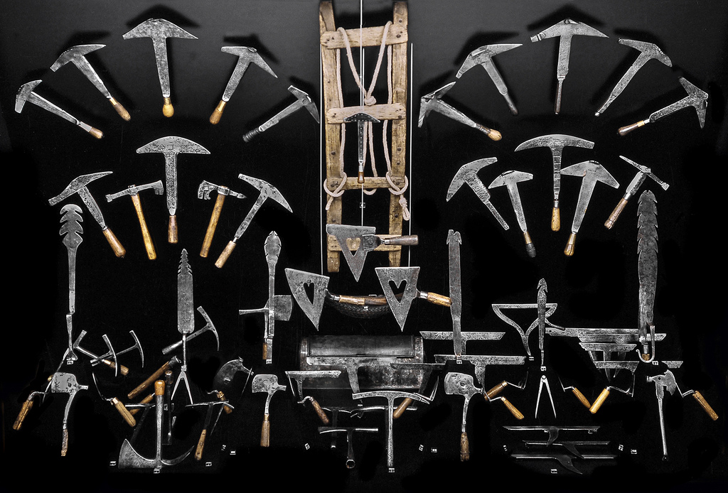 Vieux marteau vintage l'outil artisanal pour charpentier | Photo Premium