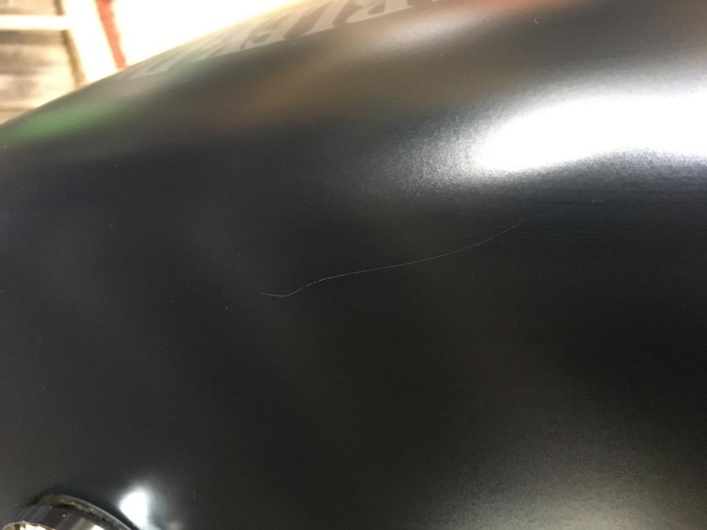 Comment effacer une micro rayure sur une carrosserie noire ?