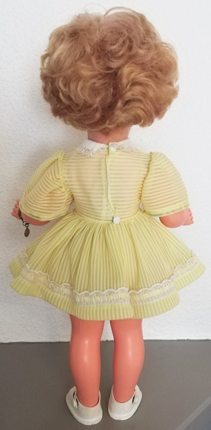 PAR AMOUR DES POUPEES : MA GEGE TROUVEE DIMANCHE - RESOLU SANDRA 1970