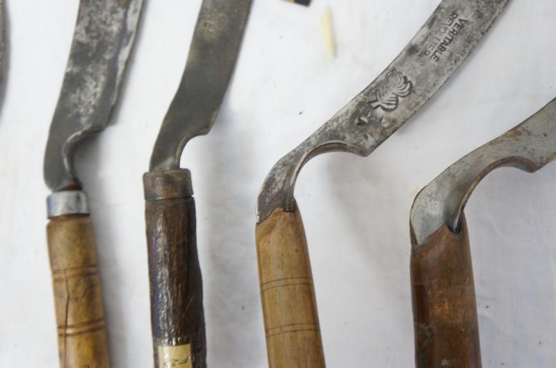 Lot De 4 Faucilles Anciennes - Outils Agricoles Vintage