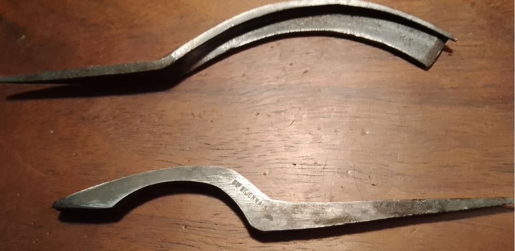 OUTILS ANCIENS - ART POPULAIRE :: outil de cordonnier OUTILS ANCIENS - ART POPULAIRE :: outil de cordonnier