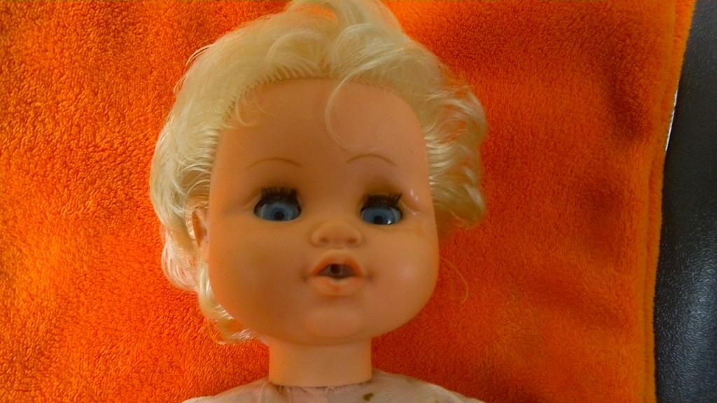 Poupée Vintage Bella 50 Cm En Mousse Et Plastisol - état Bon
