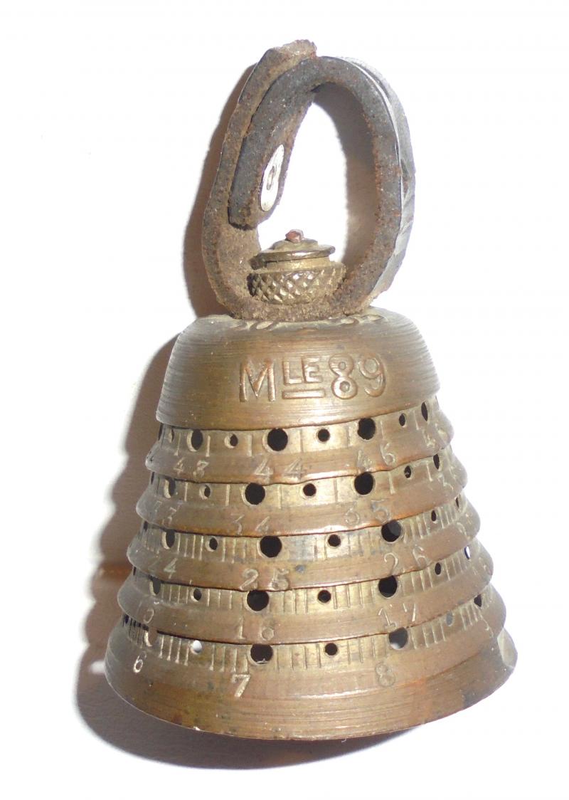OUTILS ANCIENS ART POPULAIRE La cloche OBUS!!!!
