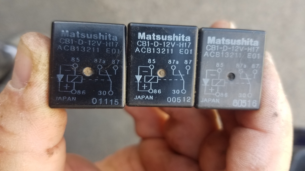 Relais Matsushita CB1-D-12V-H17 ACB13211 E01
