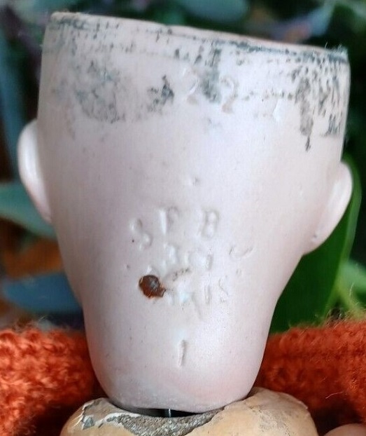 Tête de poupée en porcelaine Reproduction BLEUETTE SFBJ 301 - Yeux vert - BRAVOT
