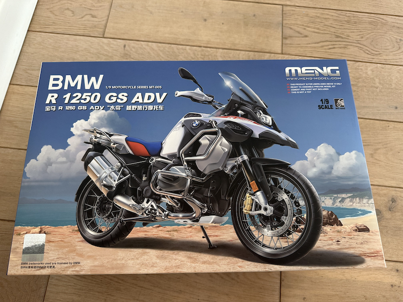 Maquette Moto Tout-terrain MENG MT-005 1/9 - BMW R 1250 GS Adventure - Neuf Sous Blister
