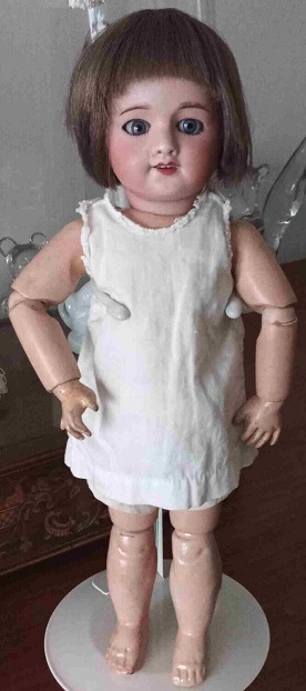 ANCIENNE JOLIE POUPÉE TÊTE PORCELAINE, YEUX DORMEURS,  S F B J 60 PARIS