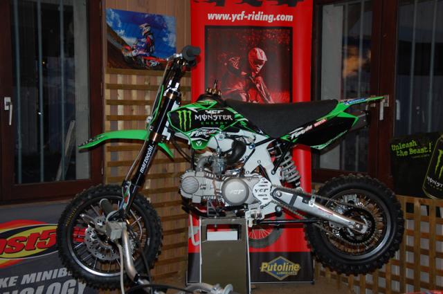 150 classic pilot team cls 2009 kit plastique vert et kit deco team cls 09 1799 euro au lieu 1999 euro