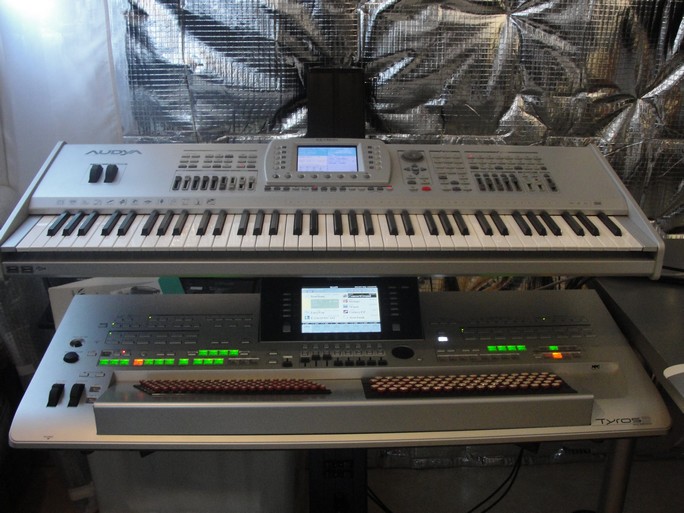 KEYBOARDS FAN CLUB Les photos de vos Home Studio!