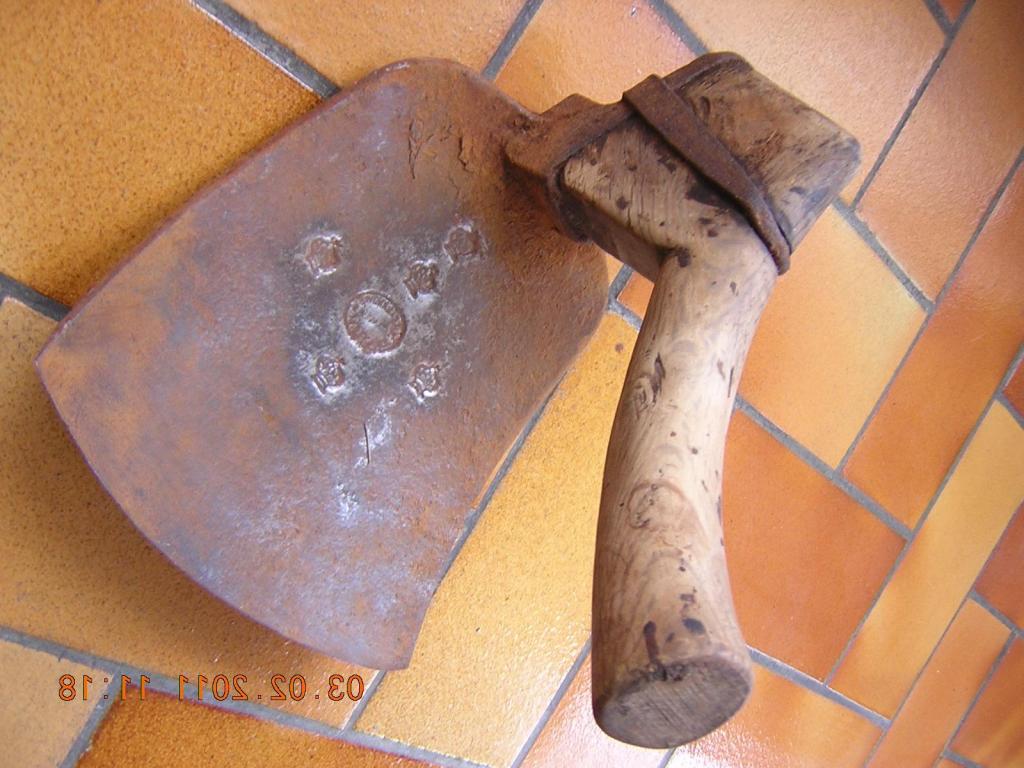 Herminette De Tonnelier - Outil Ancien En Fer Forgé Et Bois - Marteau De Cave Original France