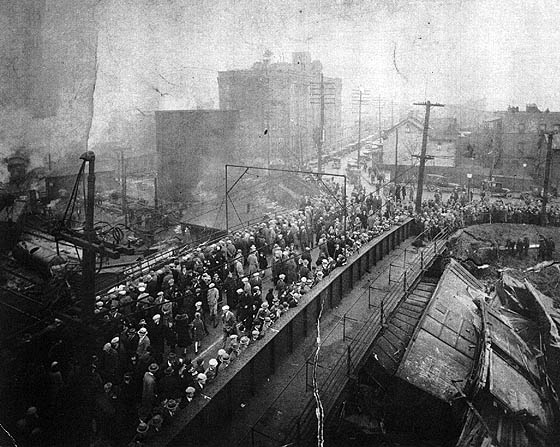 wreck_at_17th_st_1927-238d06b.jpg