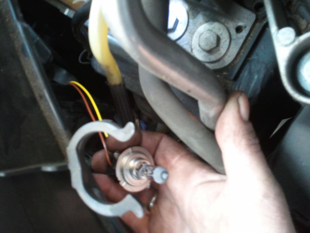 Comment remplacer ampoule scenic 2