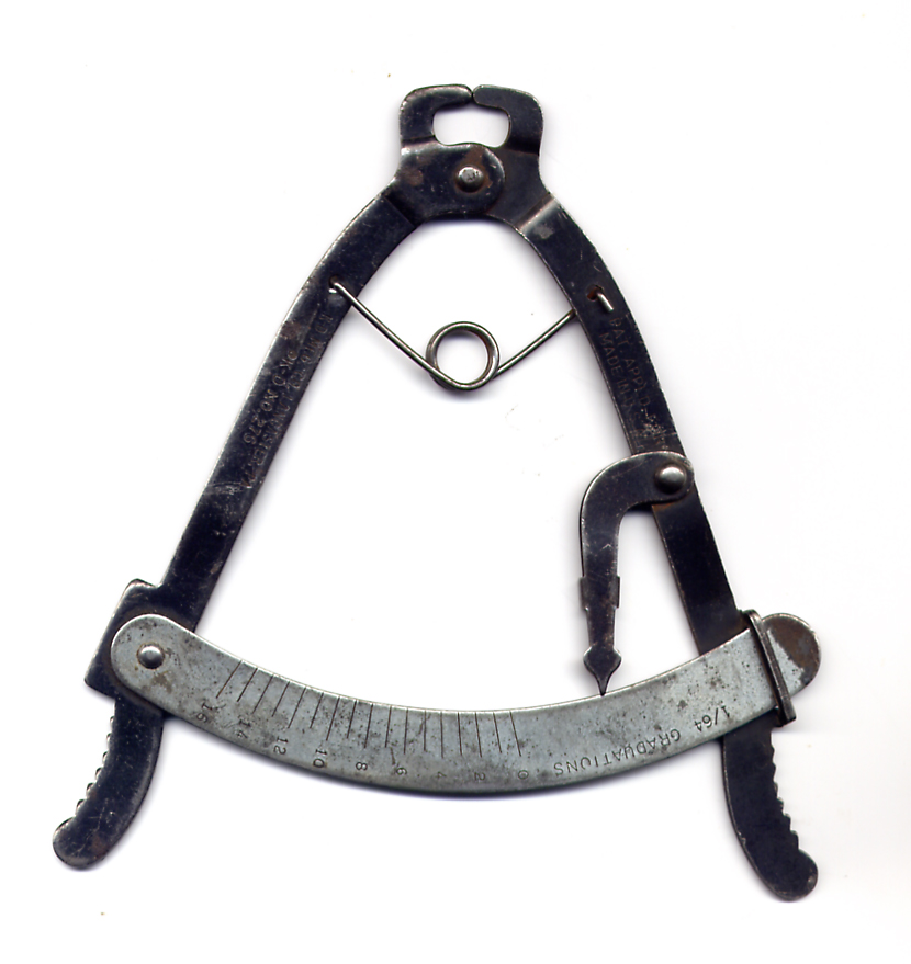 Lot D'outils Anciens - Instruments De Mesure Vintage - Occasion
