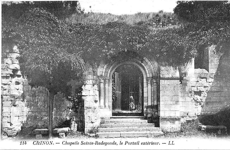 Touraine Insolite La chapelle SainteRadegonde.