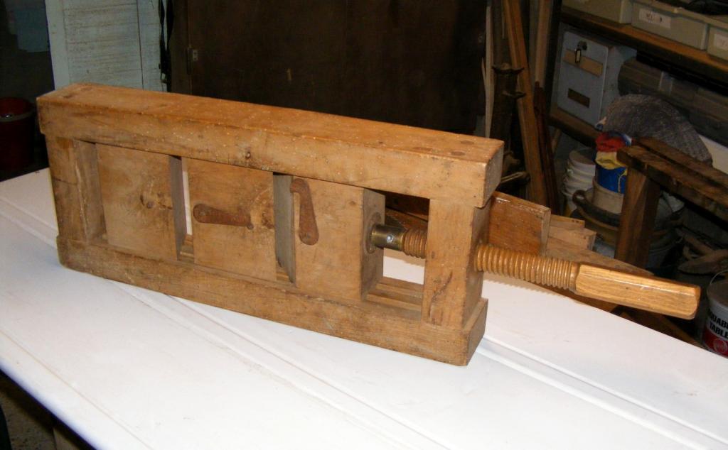 outils-anciens-art-populaire-identifi-boite-d-onglets-ou-presse