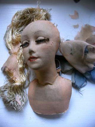Lot Rare De 2 Têtes De Poupée De Salon – Années 1930 – Tissu Paillettes – 10 Cm – Mode