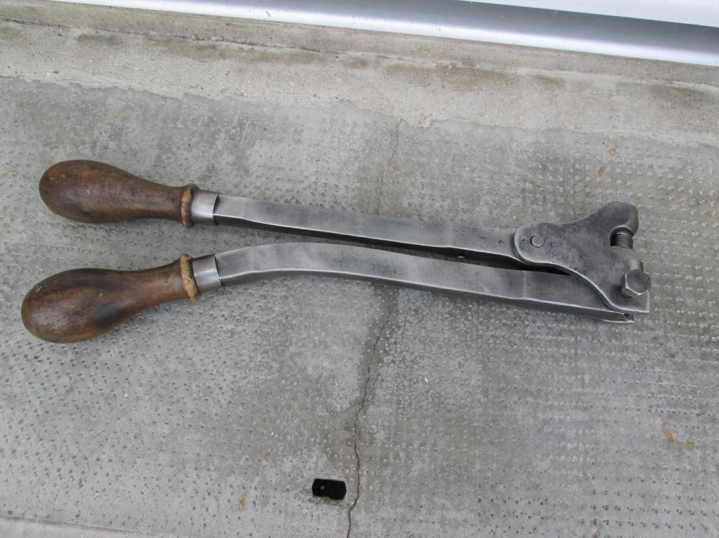 Ancienne pince à plomber en laiton - Bricolage