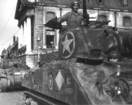 Sherman modifié M4A4 de la 1ère DB 047.nantes-42acdfa
