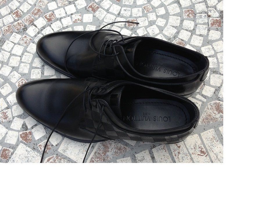 Chaussures Louis Vuitton Pour Hommes - 37 en vente sur 1stDibs  chaussure  louis vuitton homme prix, chaussures louis vuitton homme, louis vuitton  shoes homme