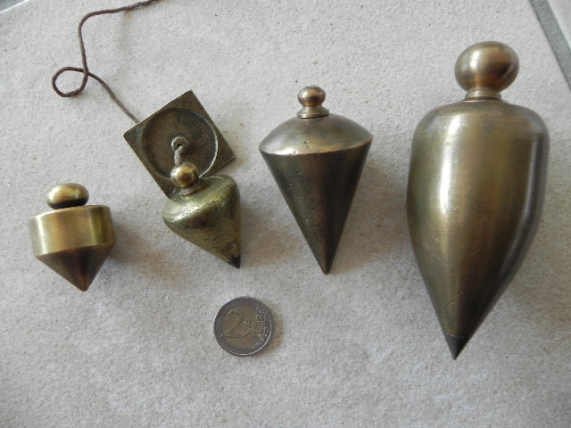 Deux Anciens Fils à Plomb En Bronze – Cylindre Et Toupie, XIXème Siècle