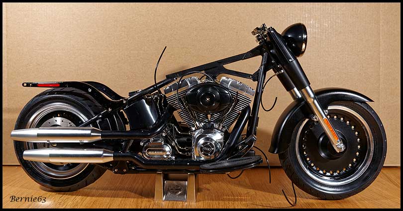 1/6 Scale Motorcycle Kit Tamiya 1/6 Scale Harley Davidson FLSTFB