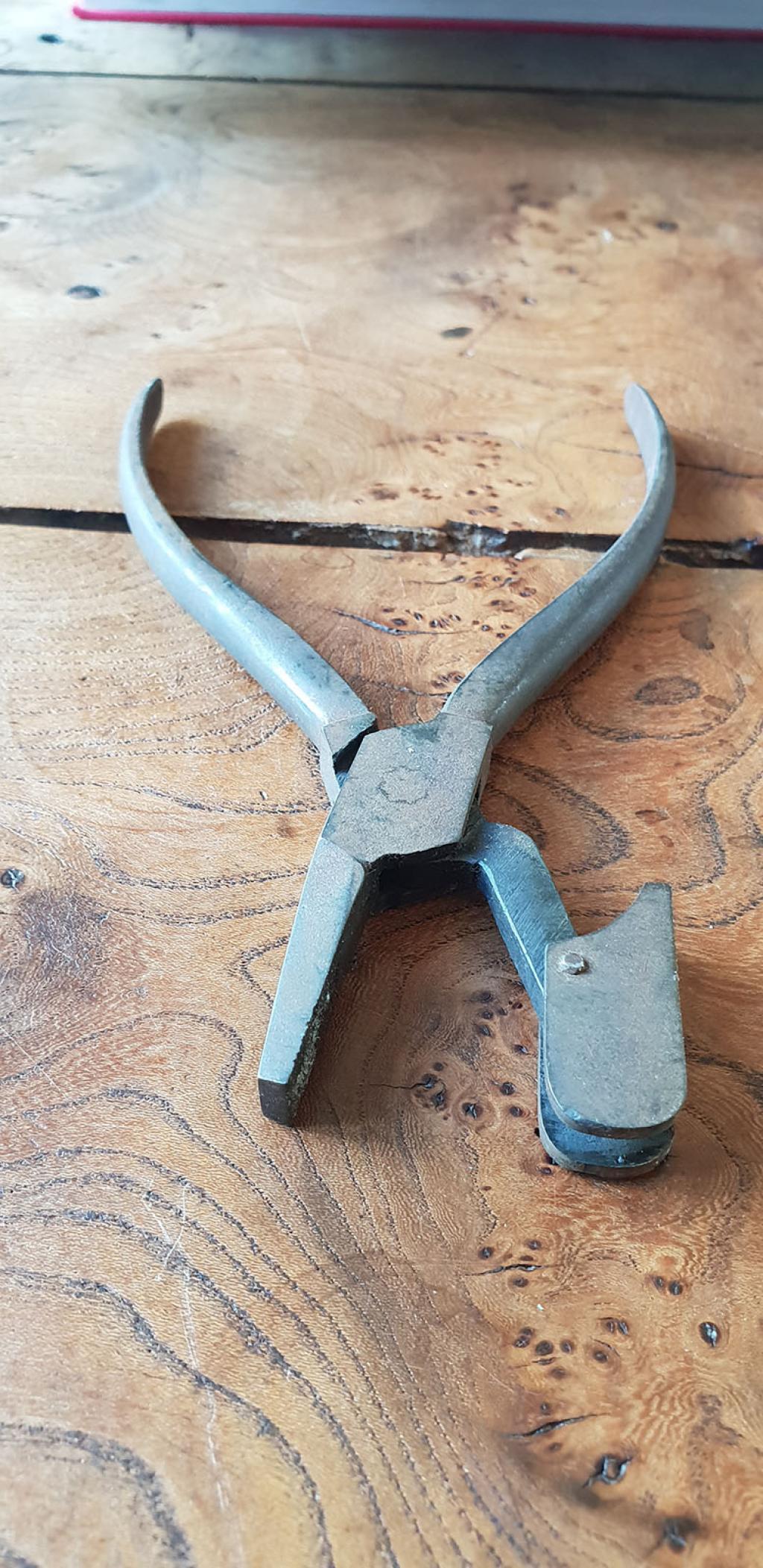 2x Pince à feu ancienne / outil de cheminée ancien / forge (Gebraucht
