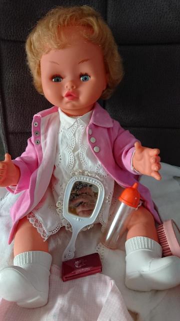 Poupée Gégé Avec Sa Valise Et Ses Habits – Occasion