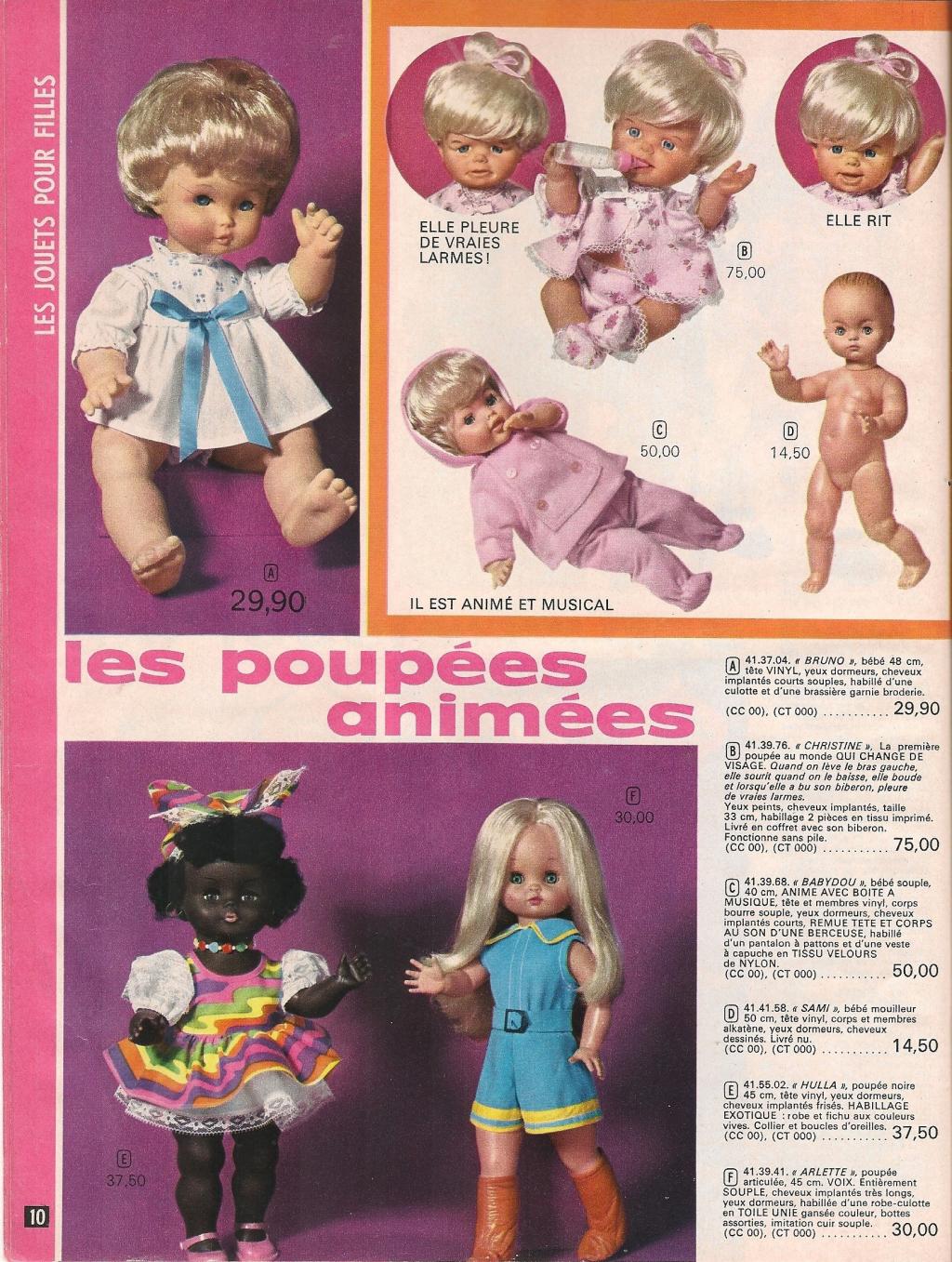 Hatten. Passionnée par les poupées Raynal, elle écrit un livre « historique » sur l'épopée de la marque