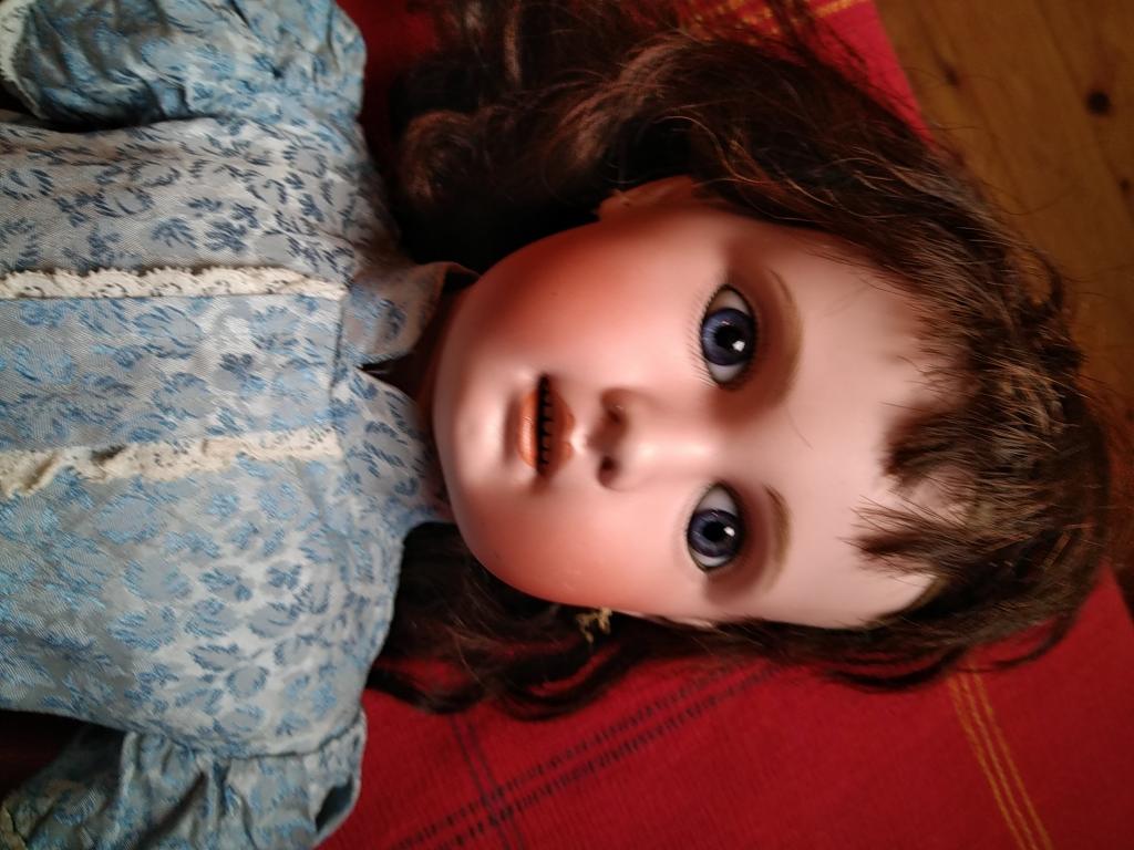 A Tete Jumeau 1907 bisque head doll, French circa 1905