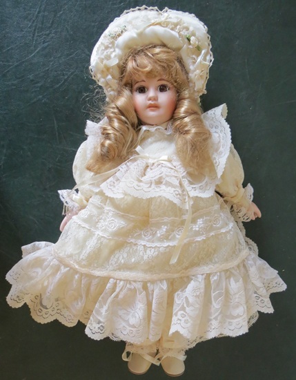 Lot 16 poupées de collection - Collection