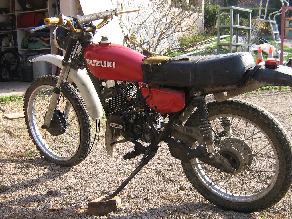 Arbre Secondaire De Boîte Complet Pour Suzuki TS125 1976 - Pièce D'origine D'occasion