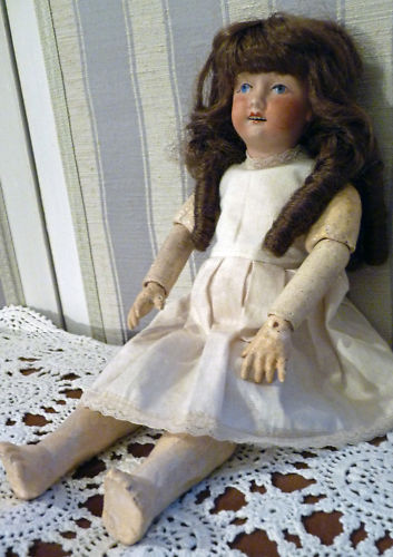 Poupée ancienne marcheuse Liane tête porcelaine 130