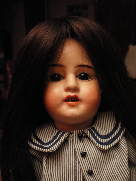 SFBJ Poupée ancienne à tête de porcelaine 30 cm SFBJ Poupée ancienne à tête de porcelaine 30 cm