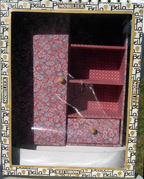 Lot de mobilier de poupée tressy, barbie et autres des années